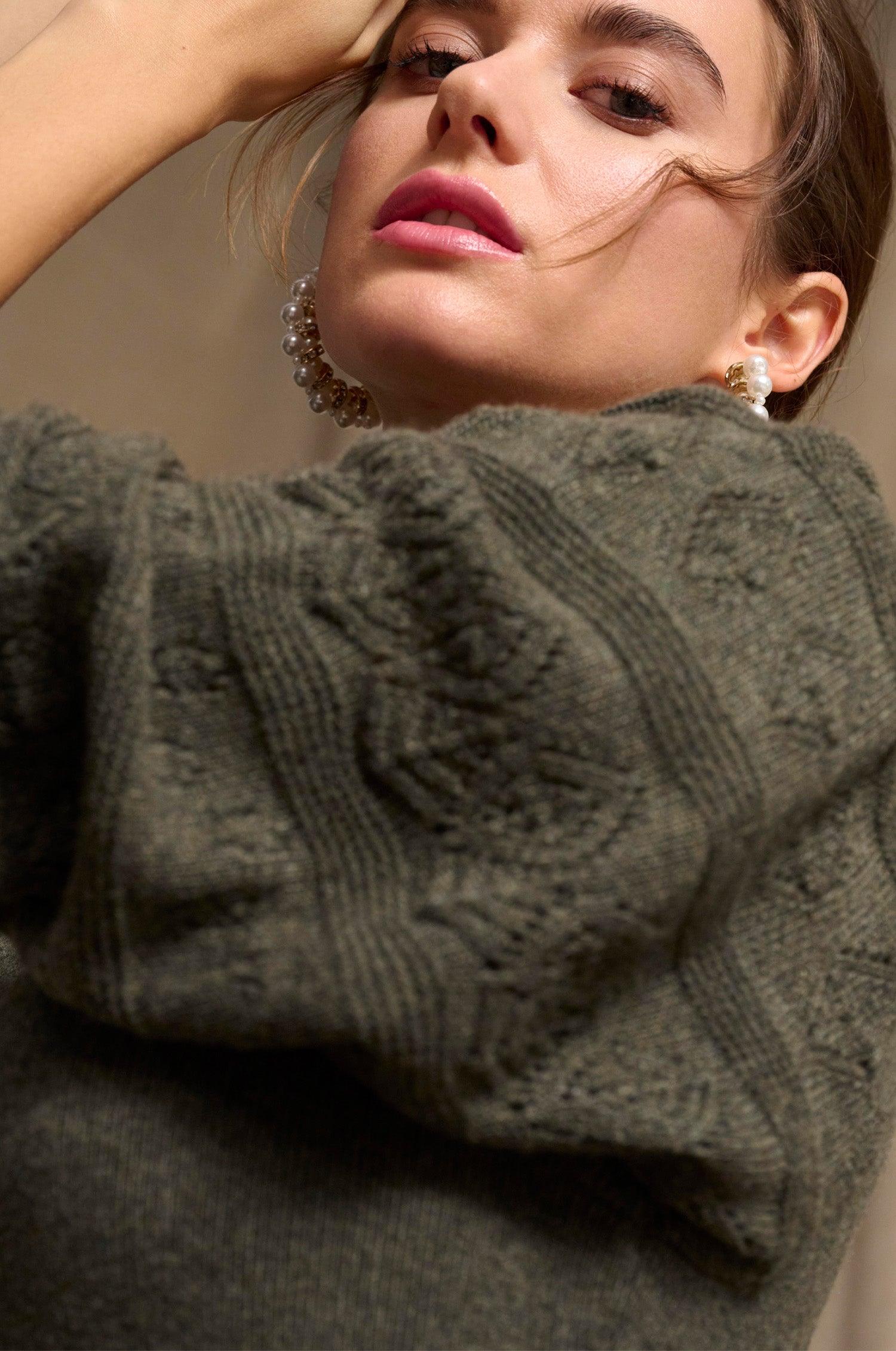 Cashmere Strickkleid Leonora in Olive - Image 5