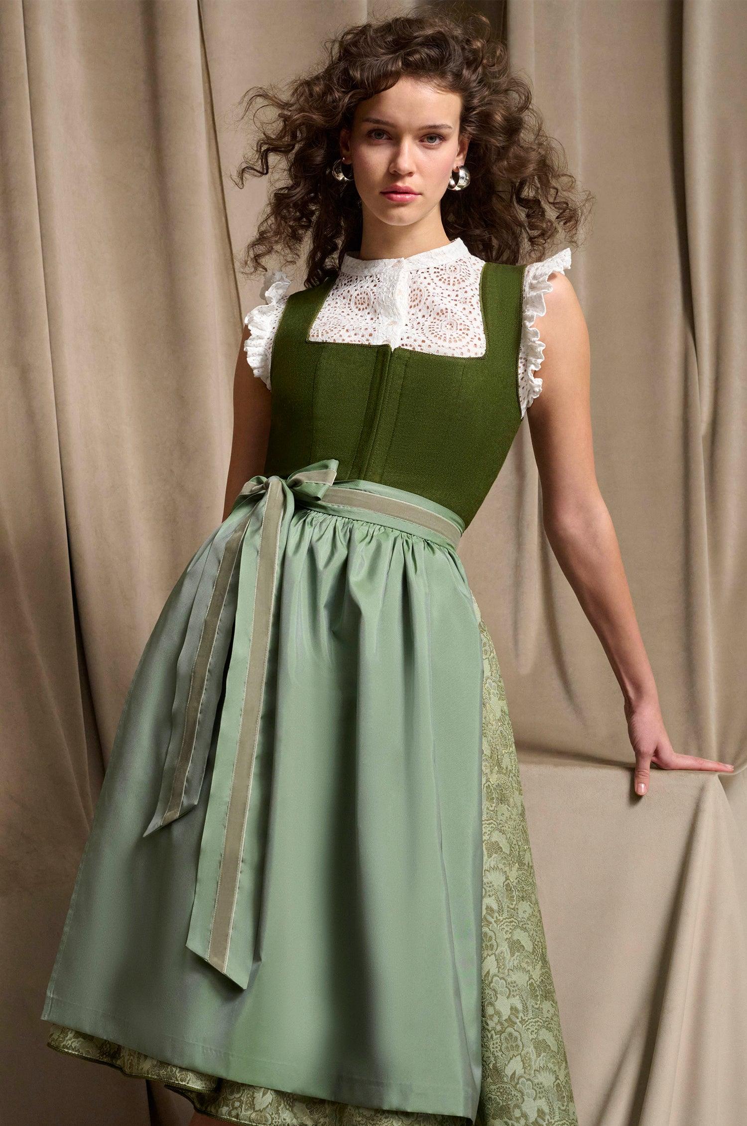 Dirndl Girona in Jagd - Image 3