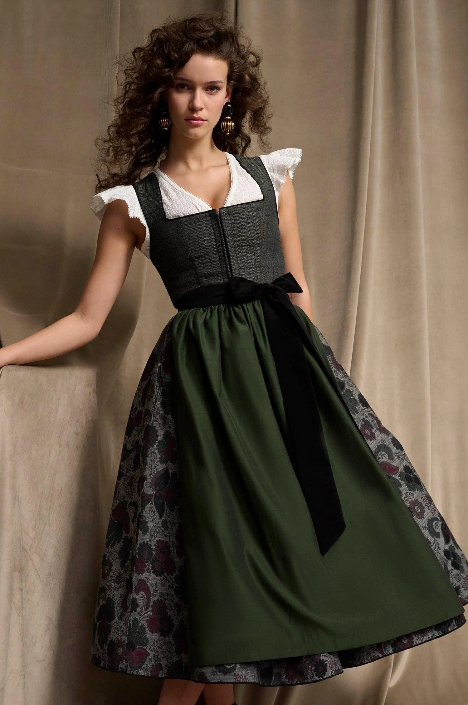 Dirndl Lausanne in Olive - Image 3