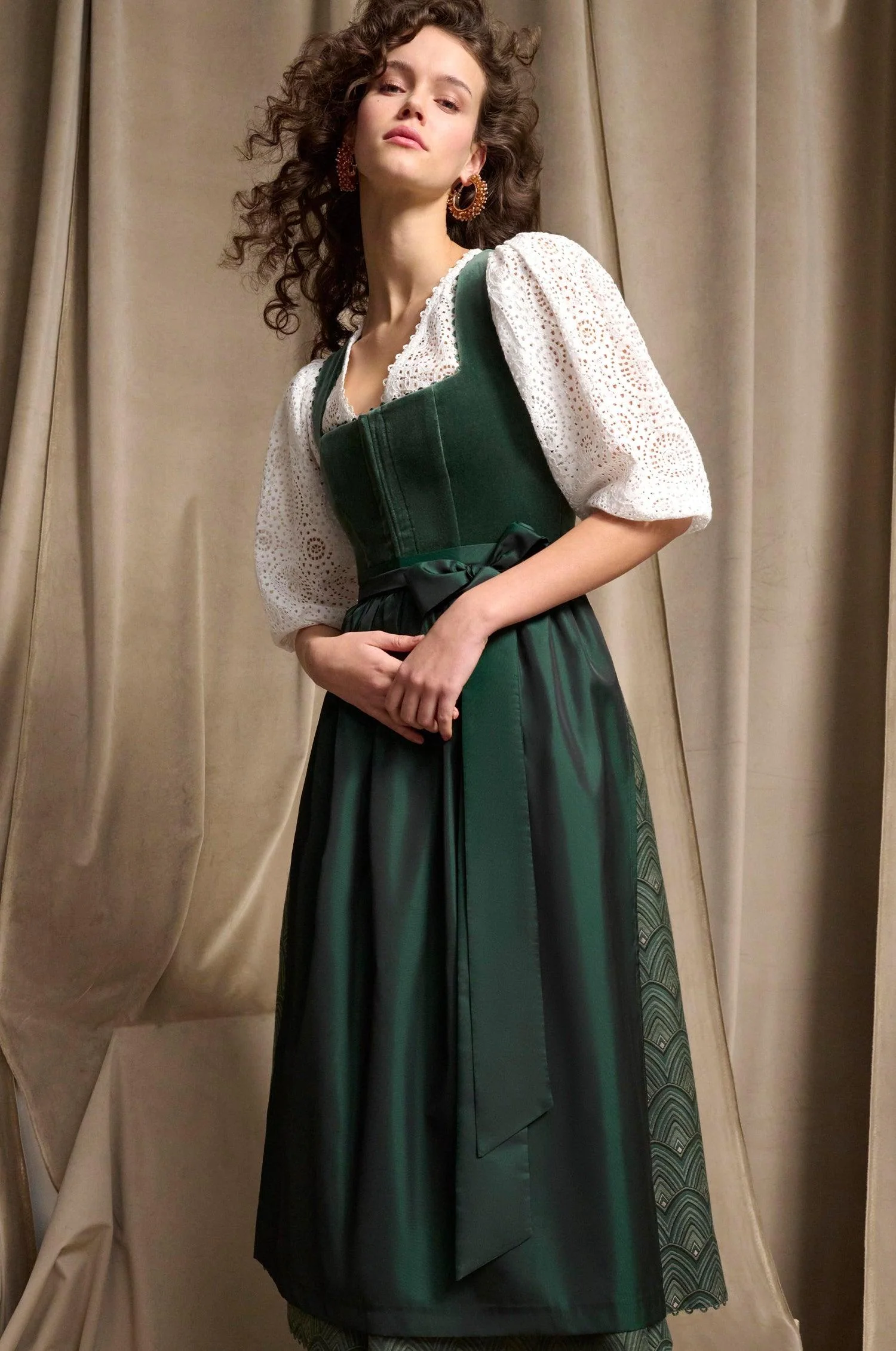 Dirndl Laval in Pinie - Image 5