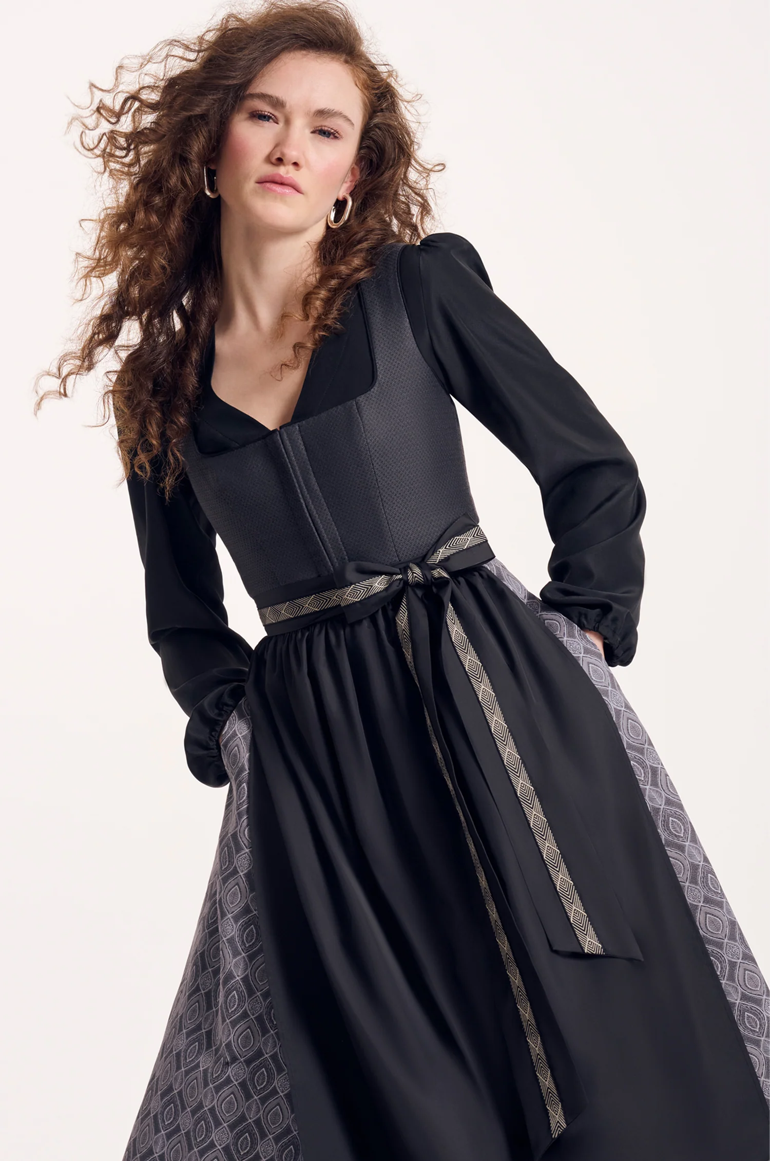 Dirndl Mia in Anthrazit - Image 6