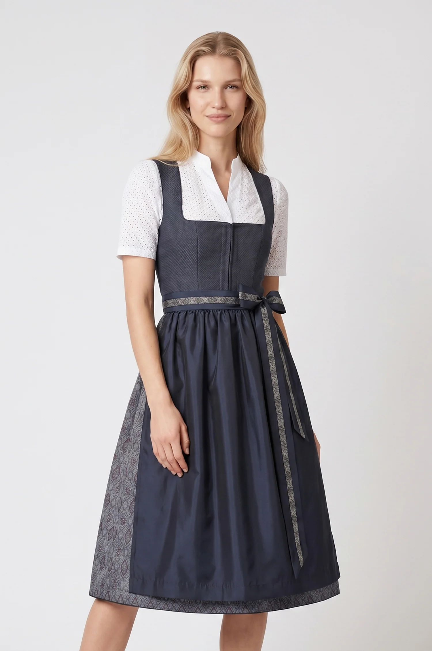 Dirndl Mia in Nachtblau