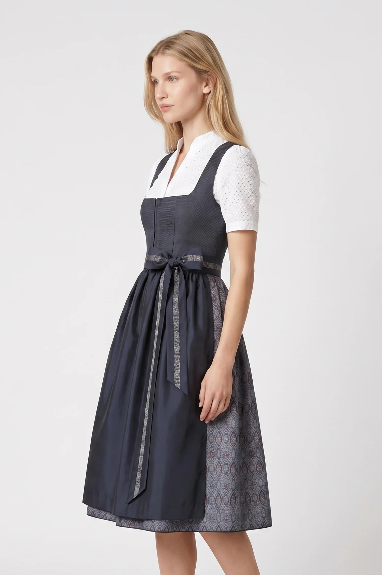 Dirndl Mia in Nachtblau - Image 2