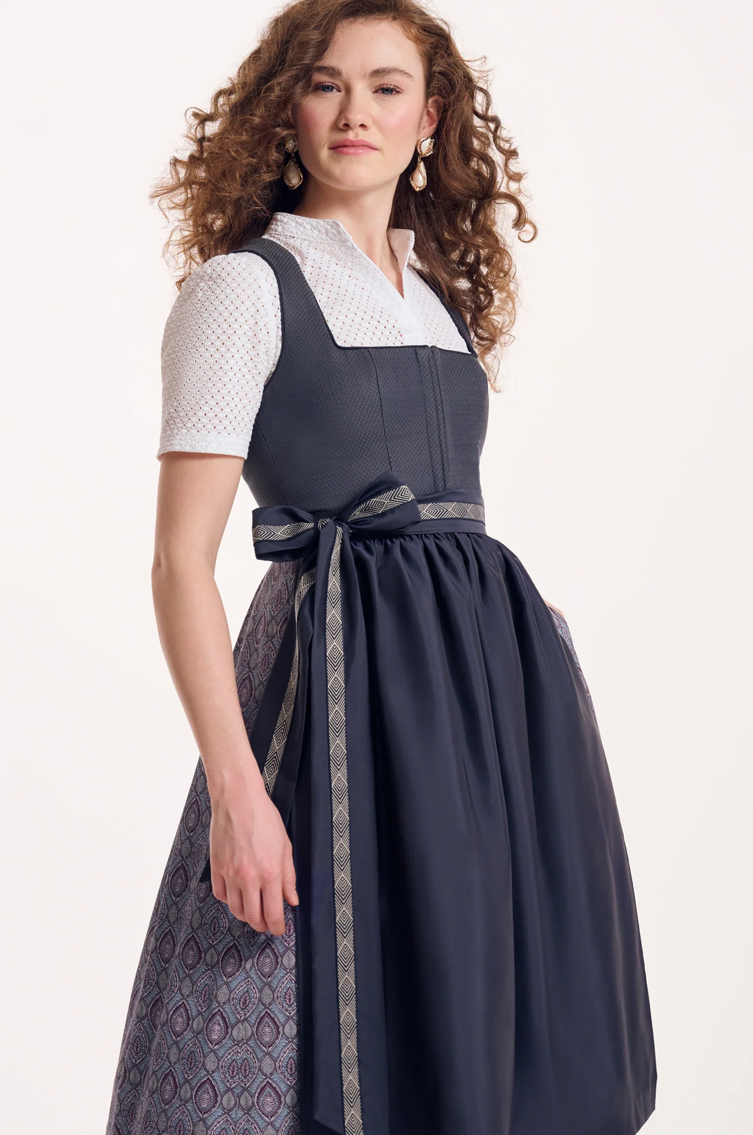 Dirndl Mia in Nachtblau - Image 6