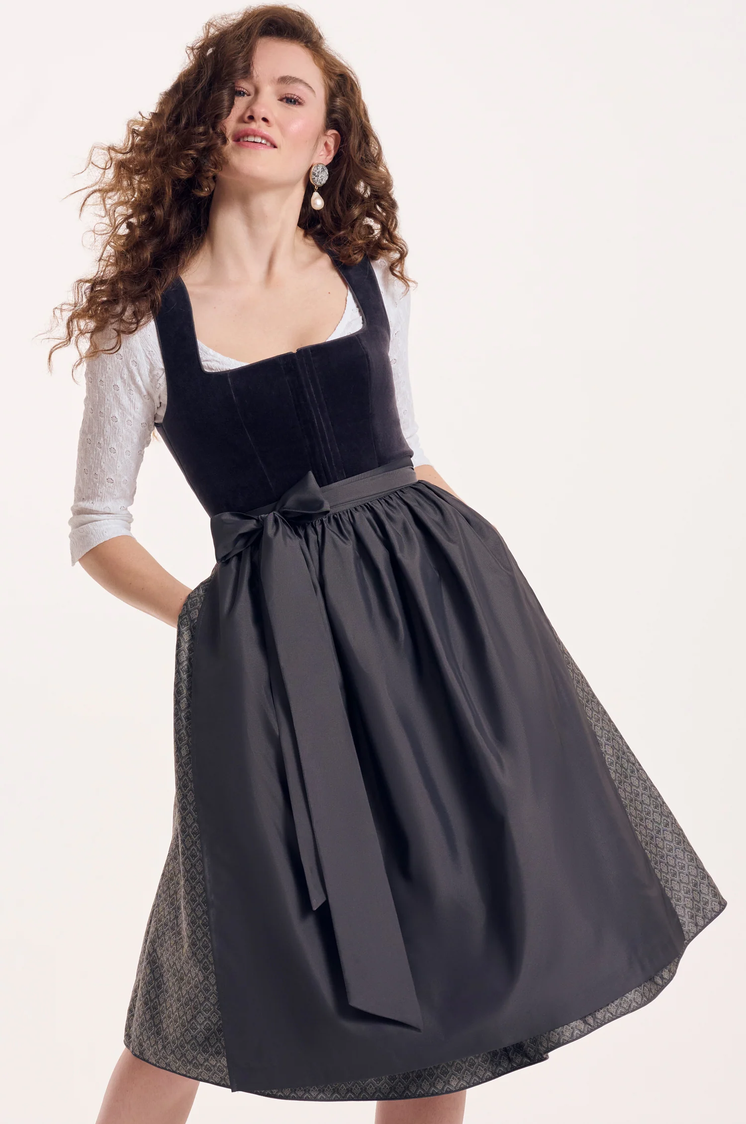 Dirndl Nala in Anthrazit - Image 6