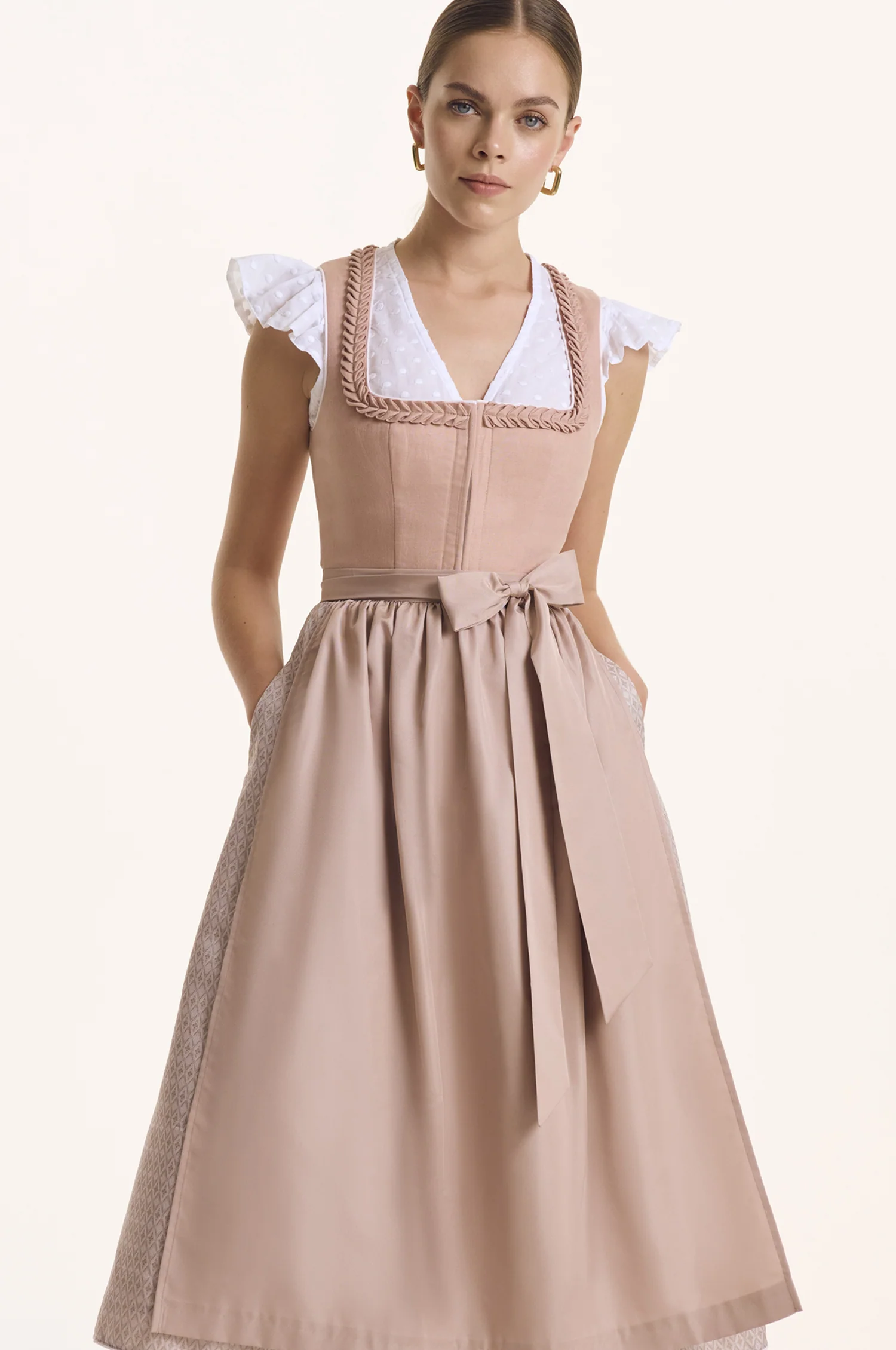 Dirndl Nela in Rose - Image 6