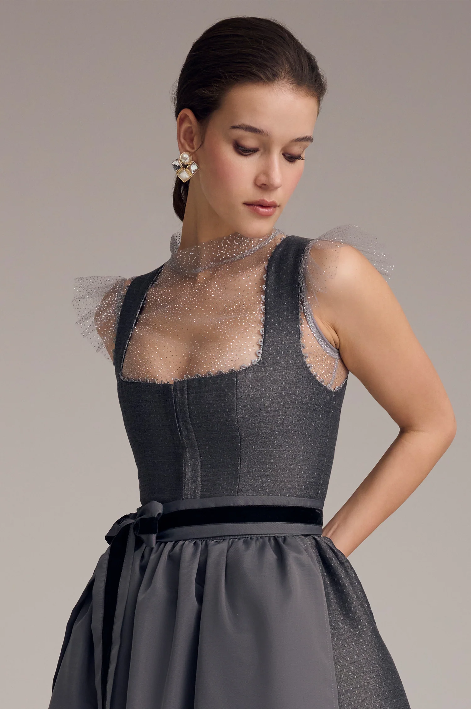 Dirndlbluse Heiki in Silber - Image 4