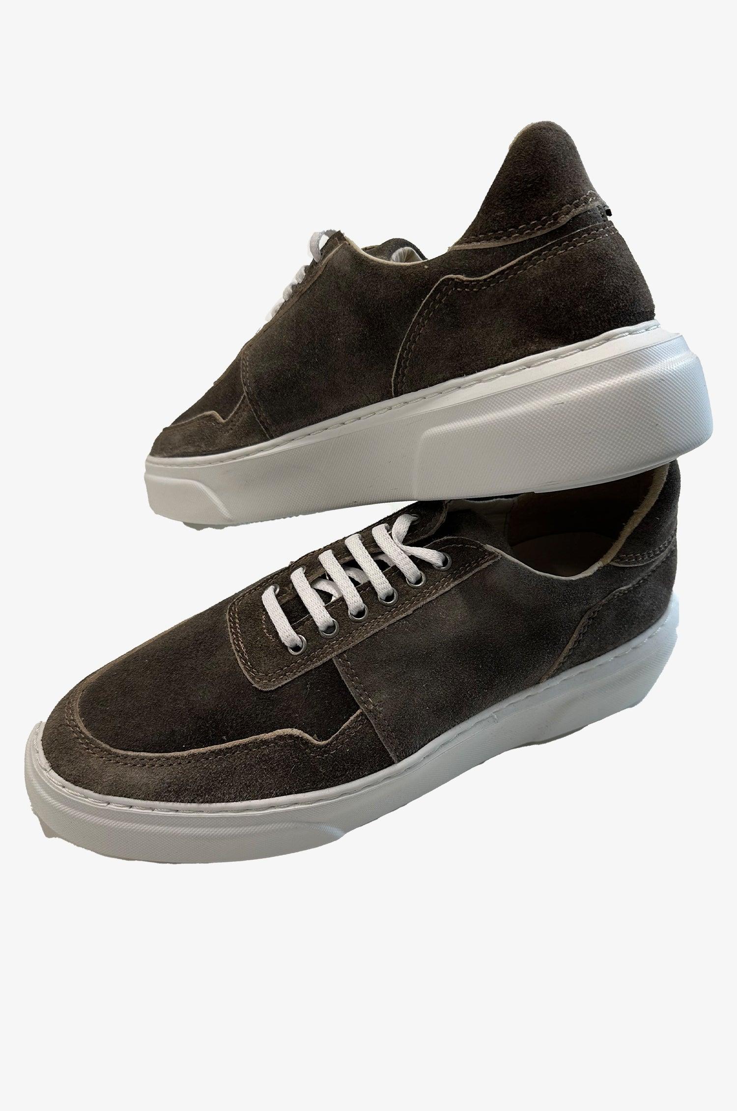 Trachtensneaker in Old Grey